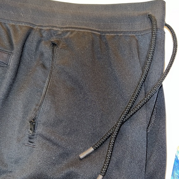Under Armour Men’s Medium Joggers. - Picture 8 of 11